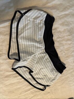 Lululemon Run Speed Shorts Striped Running Shorts Size 6